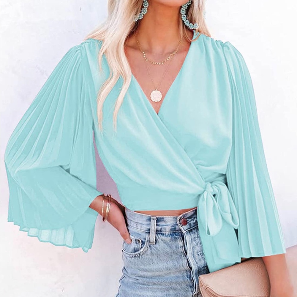 Women’s vneck blouse